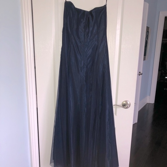 Vera Wang Navy Strapless Gown - Picture 4 of 13